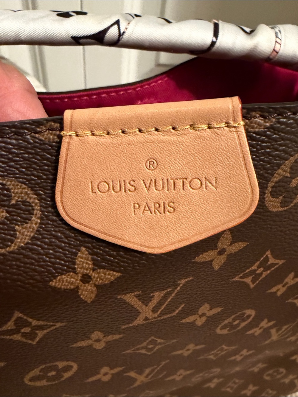 Louis Vuitton gracefull mm brand new never use  w/o  lv tag as my initial on it - Picture 3 of 7